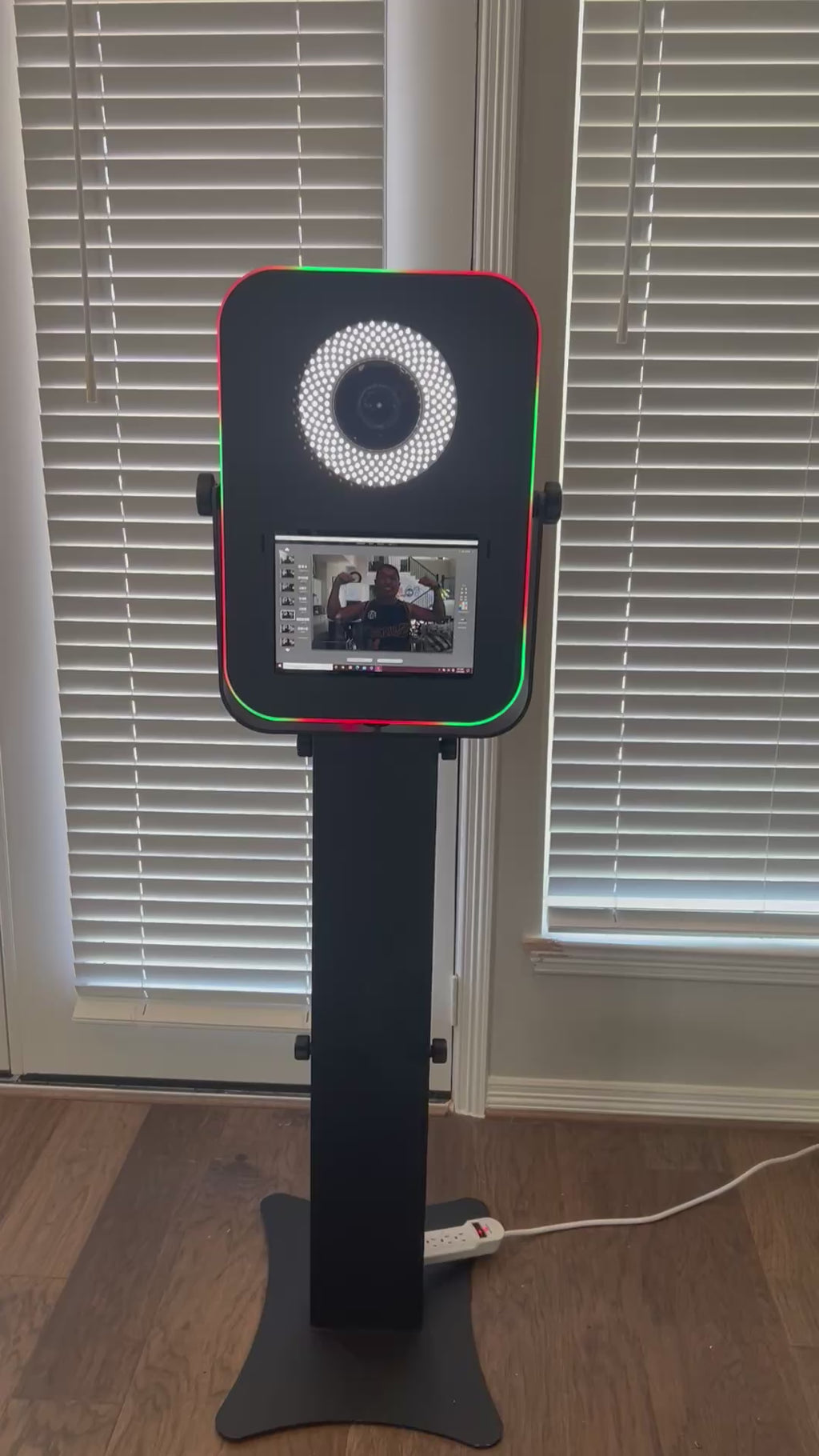 T12 LED photo booth by Revospin
